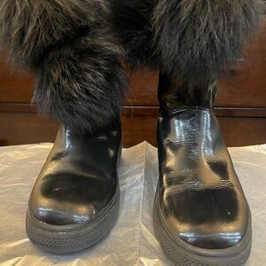 PATENT LEATHER AND SHEEPSKIN BOOTIES